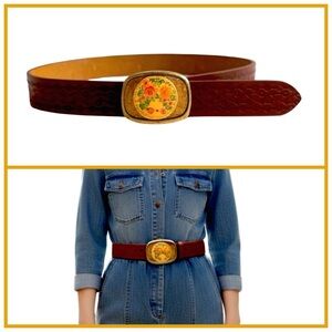 Vintage Western Brown Leather Belt with Gold-Toned Floral Themed Buckle. 38”